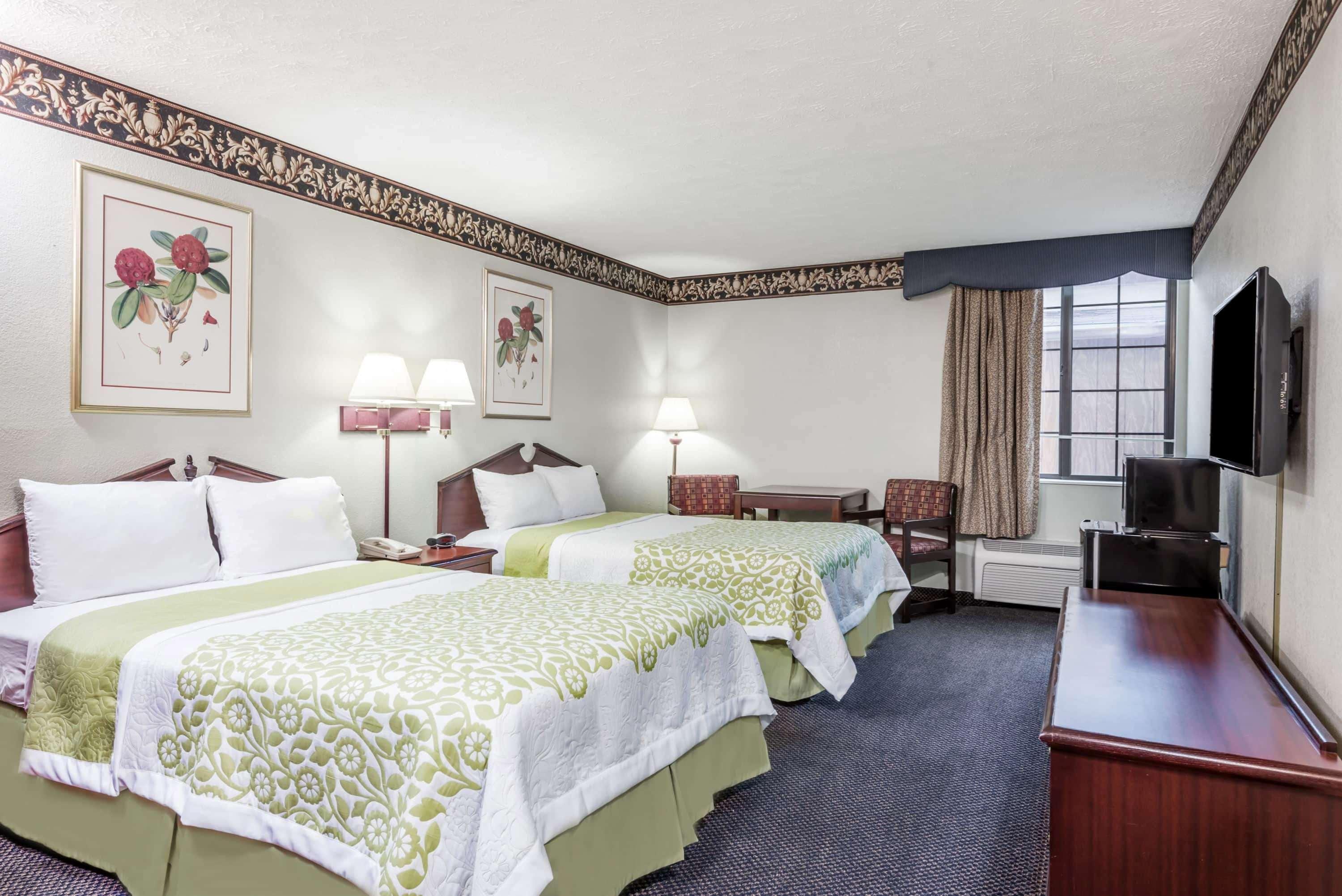 Days Inn & Suites By Wyndham Youngstown / Girard Ohio Exterior foto